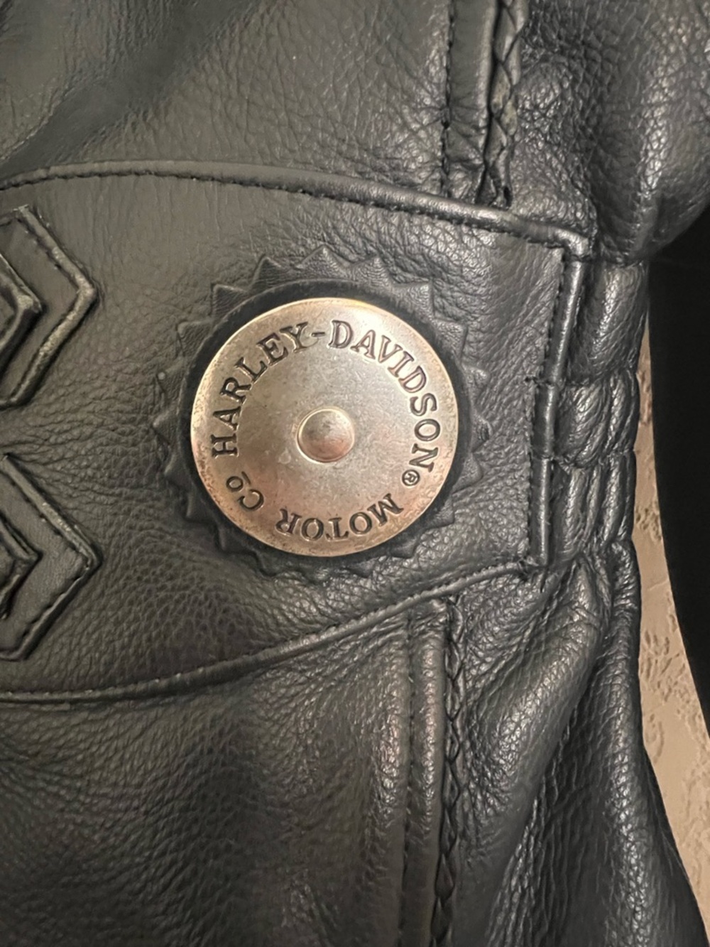 Vintage Y2K Harley-Davidson Women's Rose Embossed Leather Moto Jacket - Picture 5 of 14